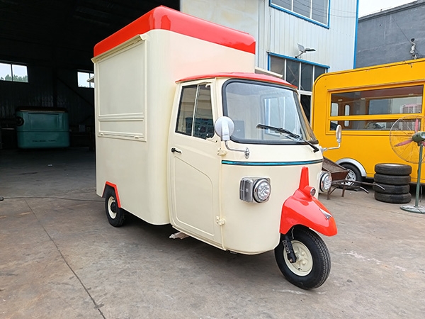 三轮餐车